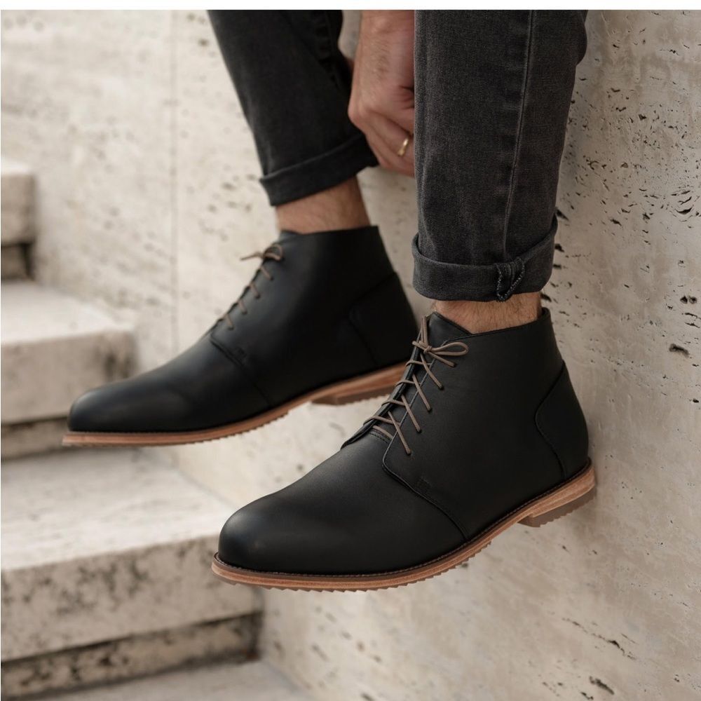 Men’s Nisolo Chukka Boot size 8 black
